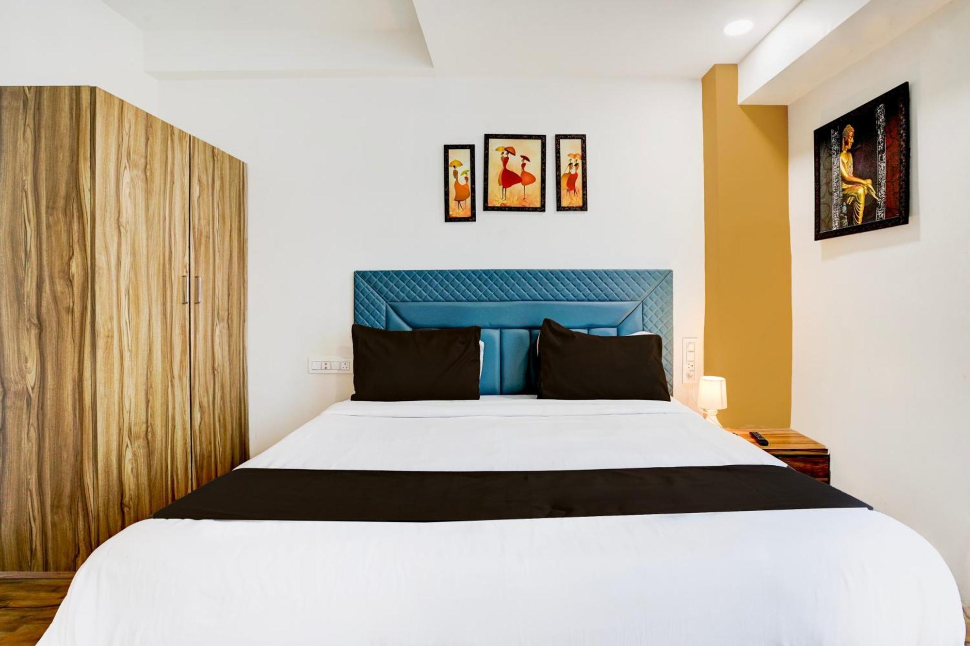 Super Collection O Vesu Surat Formerly Hotel Signature Luaran gambar