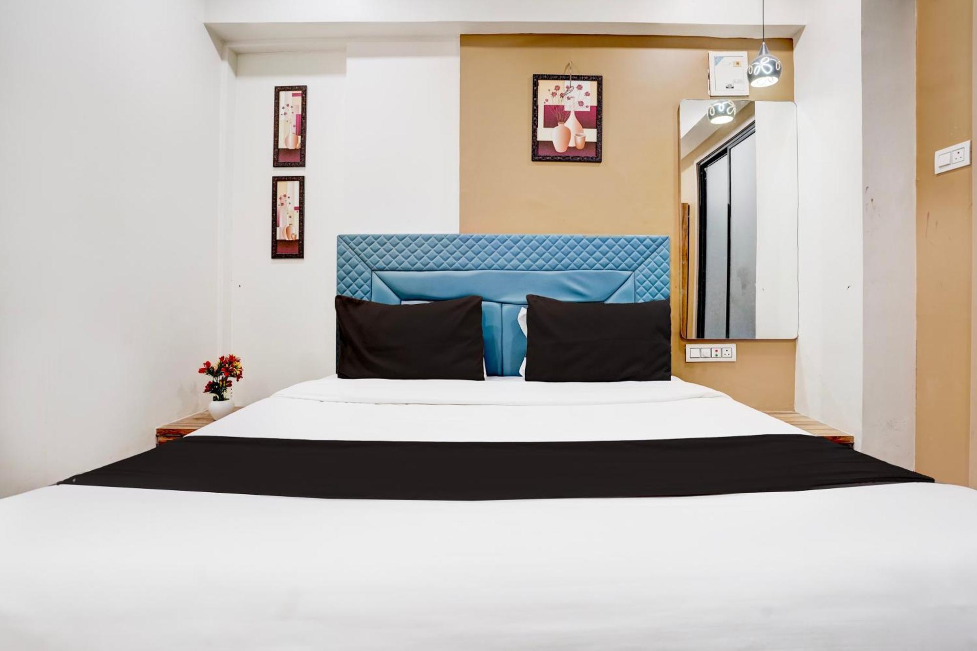 Super Collection O Vesu Surat Formerly Hotel Signature Luaran gambar