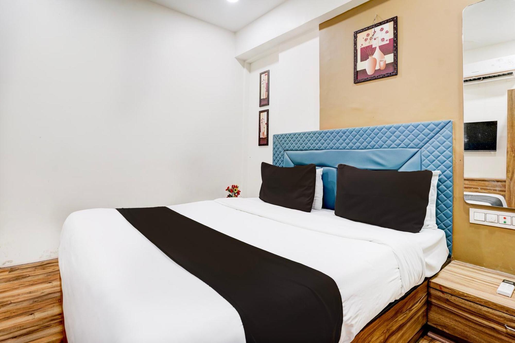 Super Collection O Vesu Surat Formerly Hotel Signature Luaran gambar