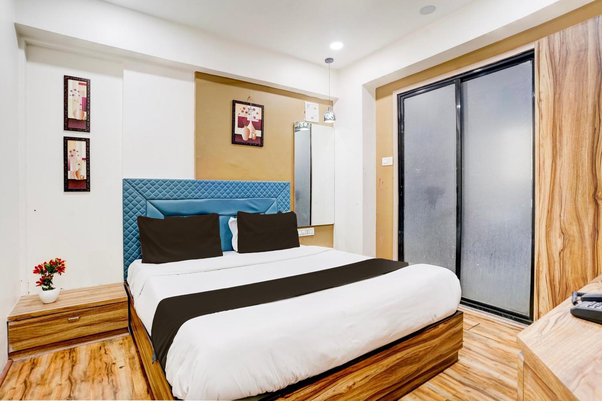 Super Collection O Vesu Surat Formerly Hotel Signature Luaran gambar