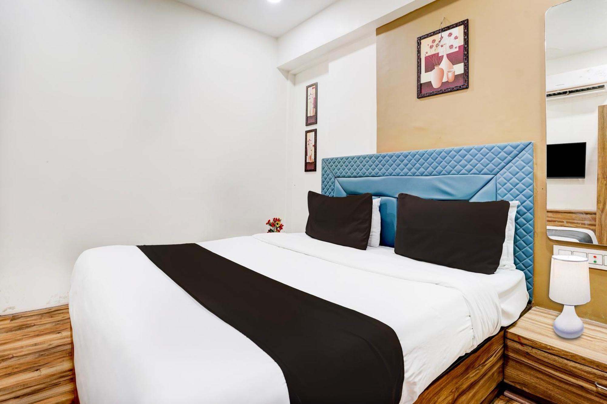 Super Collection O Vesu Surat Formerly Hotel Signature Luaran gambar