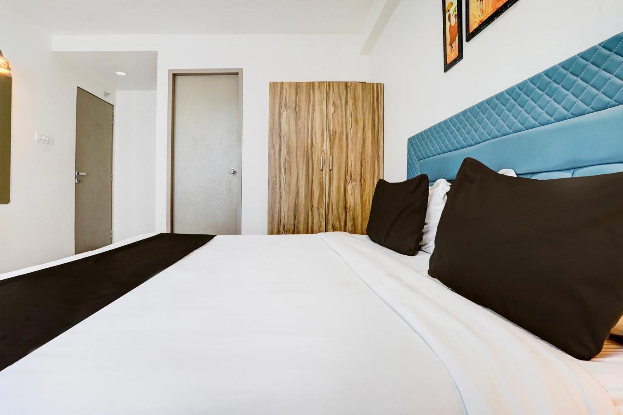 Super Collection O Vesu Surat Formerly Hotel Signature Luaran gambar